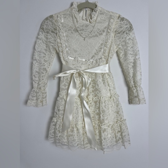 Vintage Girl's First Communion Cream Tiered All Lace Attached Necklace Dress S/M - Picture 2 of 9